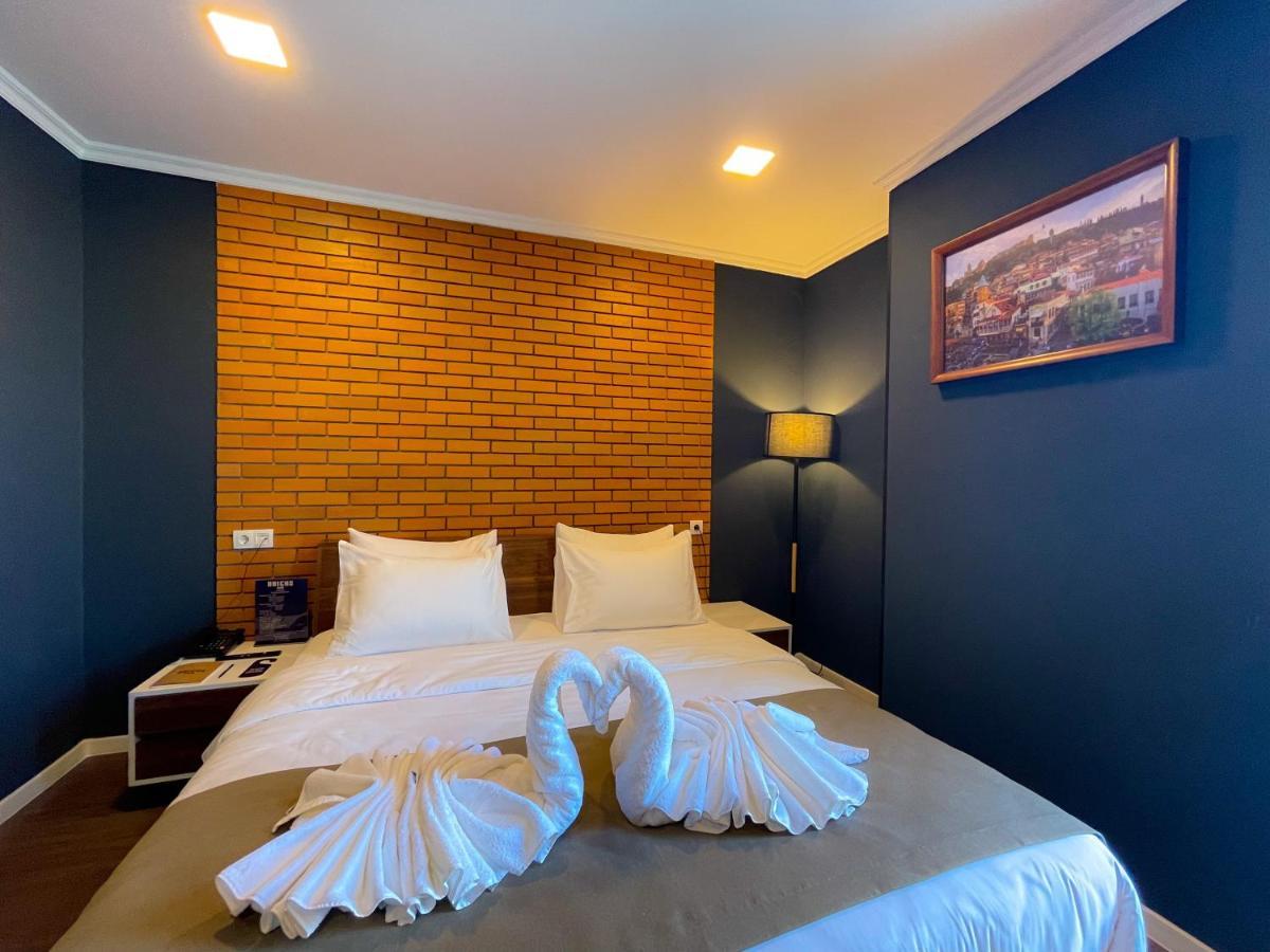 Bricks Hotel Tiflis Exterior foto