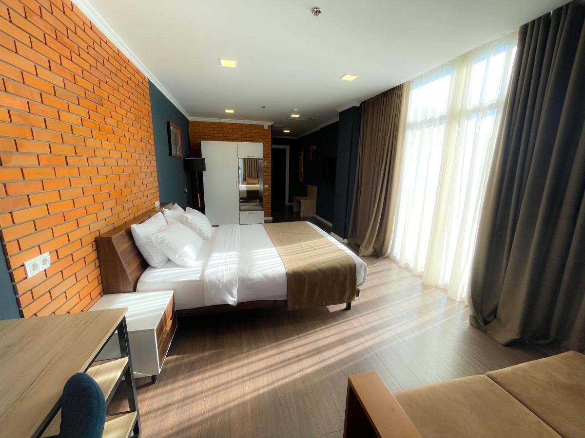 Bricks Hotel Tiflis Exterior foto
