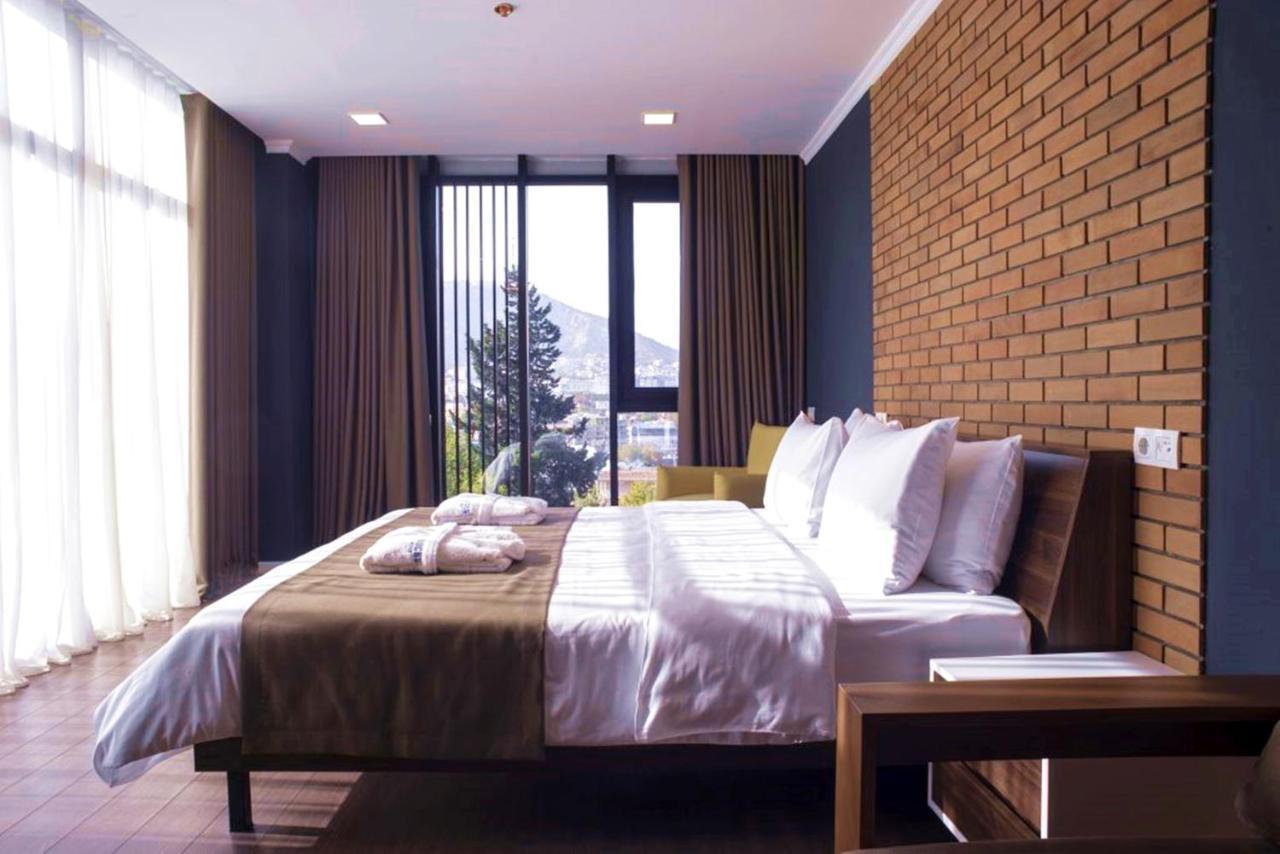 Bricks Hotel Tiflis Exterior foto
