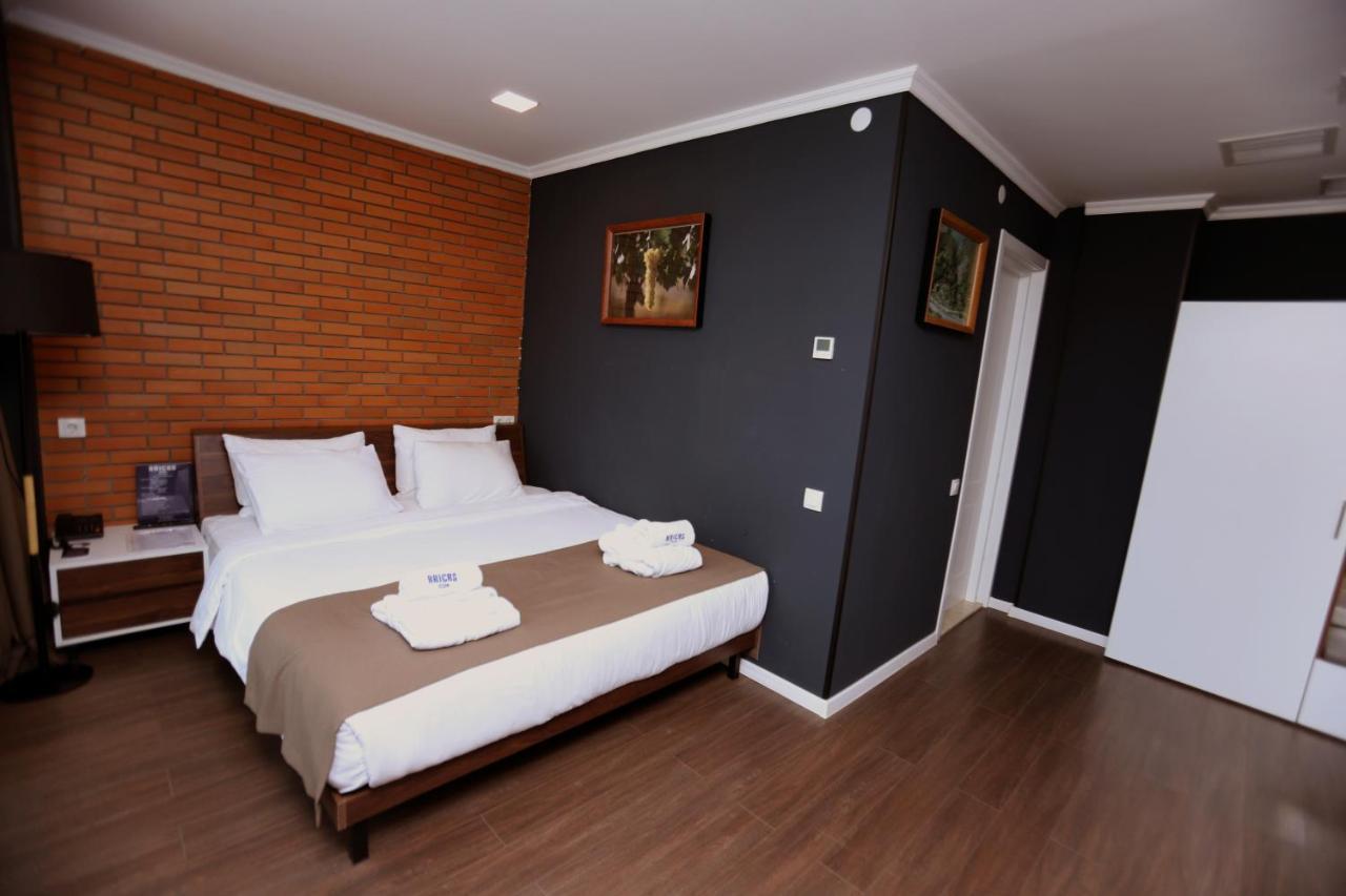 Bricks Hotel Tiflis Exterior foto