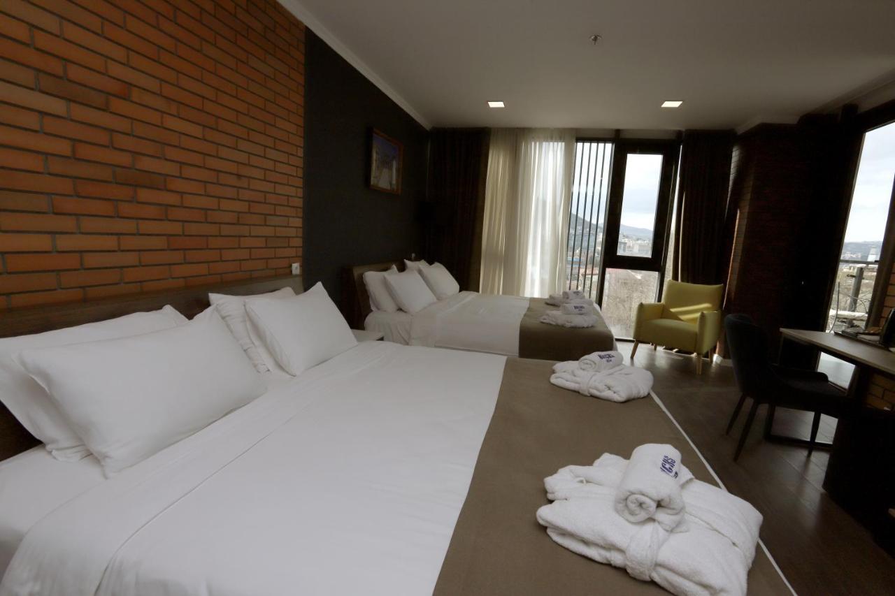 Bricks Hotel Tiflis Exterior foto